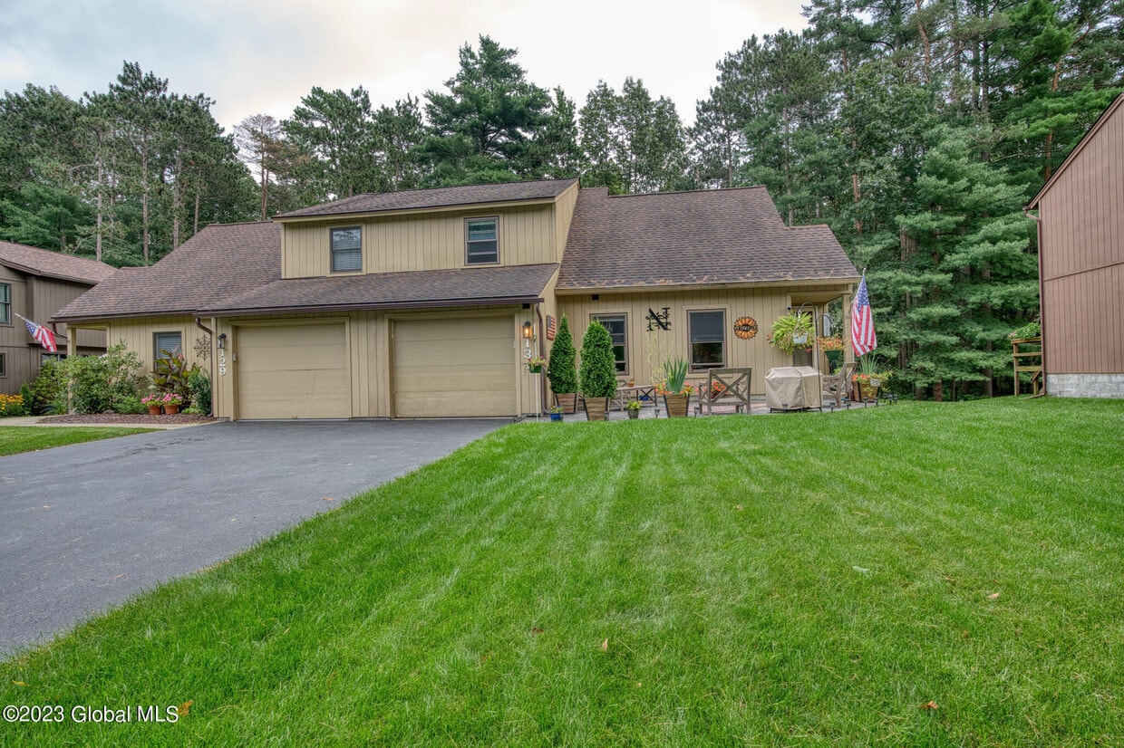 131 Thimbleberry Rd, Ballston Spa, NY 12020 Townhome Rentals in