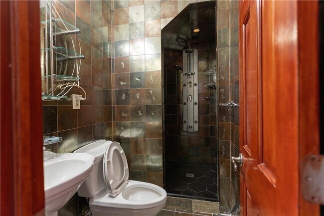 Foto del edificio - 2133 E 17th St