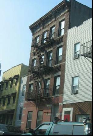 Building Photo - 214 21st St