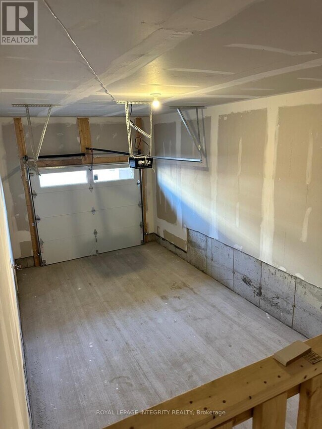 Building Photo - 70 Arinto Pl