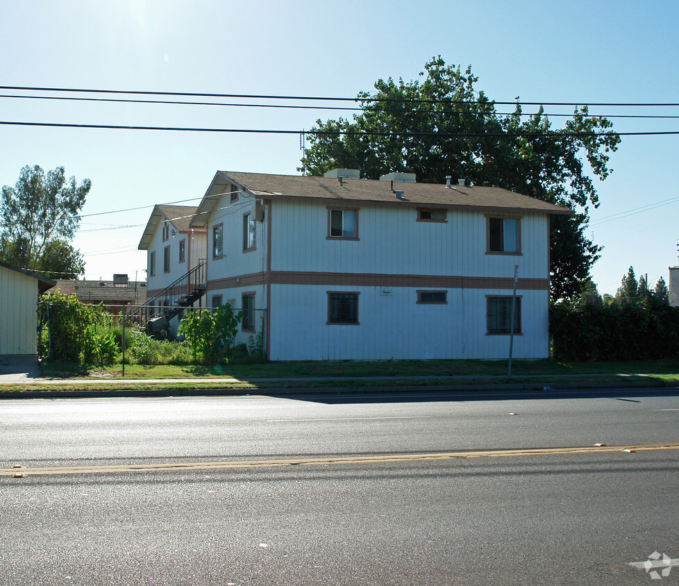 Primary Photo - 4605 E Liberty Ave