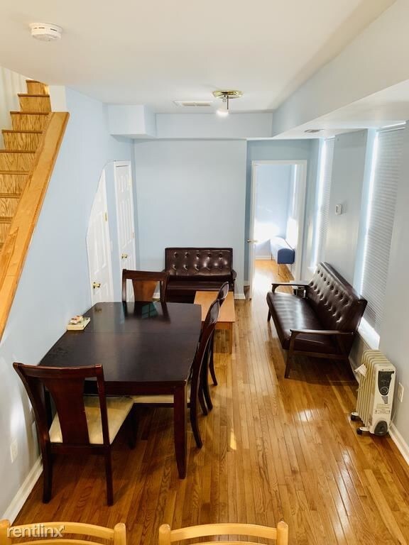 Building Photo - 3 br, 3.5 bath Condo - 916 N Broadway