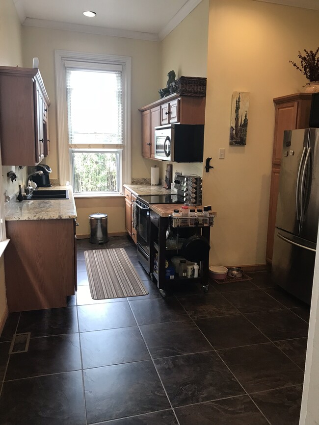 Foto del edificio - 1033 Russell St