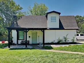 Building Photo - 2913 Hunter St