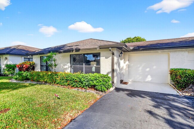 Building Photo - 4866 Dovewood Cir