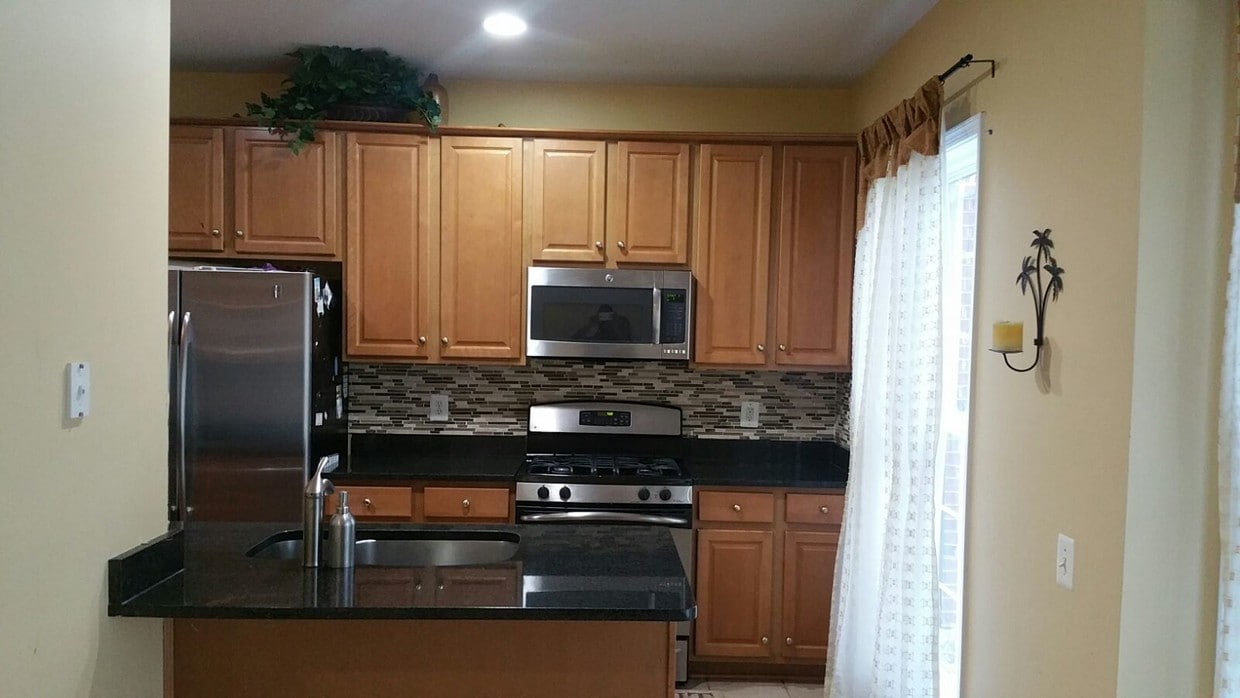 2432 Terra Cotta Cir, Herndon, VA 20171 Townhome Rentals in Herndon