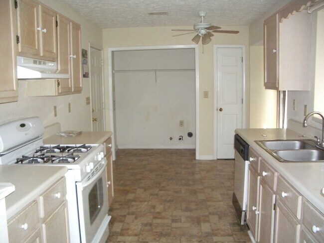 Foto del edificio - 3795 Willow Ridge Rd