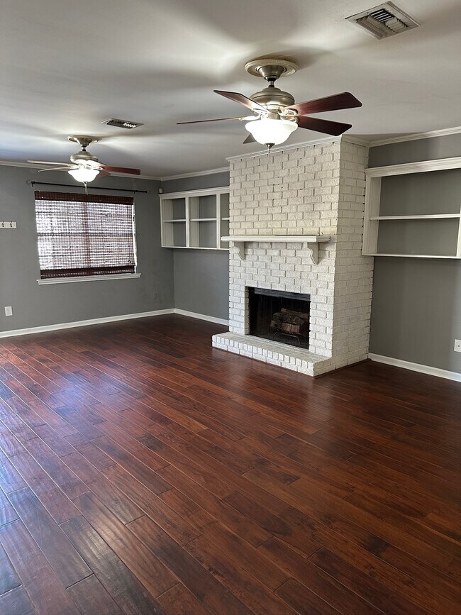 Sala de estar - 412 Cane Dr