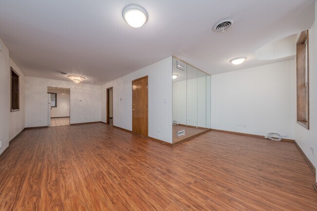 Foto del edificio - 1415 W Oakdale Ave