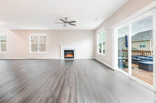 Building Photo - Beautiful 3 bed, 2.5 bath with garage and ...