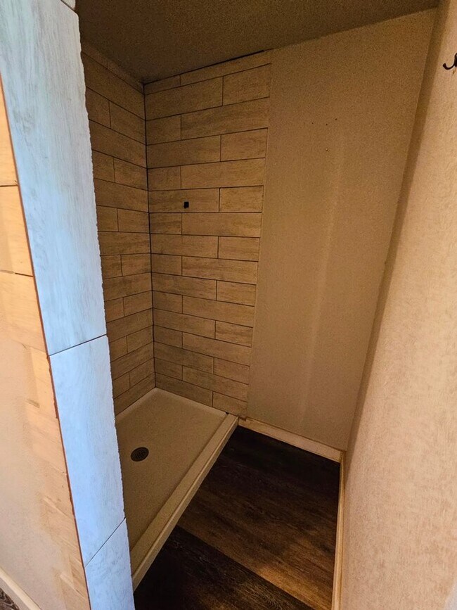 Foto del edificio - 1 Bdrm Efficiency with Utilities Paid