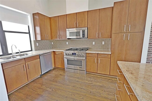 Building Photo - 1320 Welch St