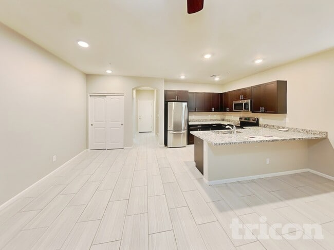 Foto del edificio - 12574 W Gentle Rain Rd