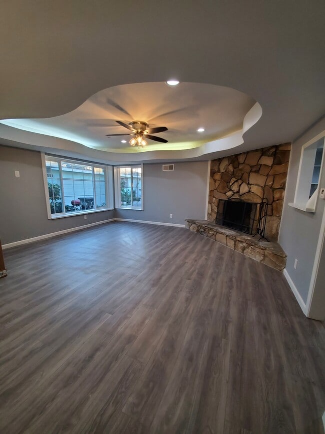 Foto del edificio - 15012 Eastwood Ave