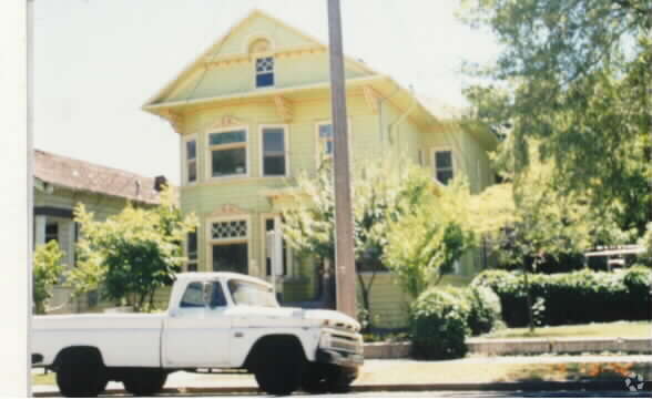 Foto del edificio - 829 S 3rd St
