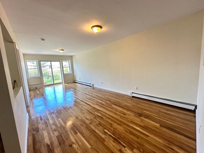 Foto del edificio - 10-74-74 Gipson St