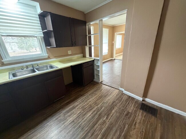 Foto del edificio - 607 Hazel-