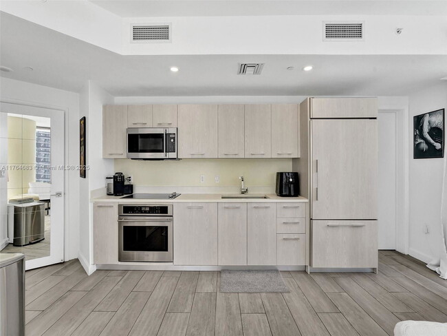 Foto del edificio - 55 SW 9th St
