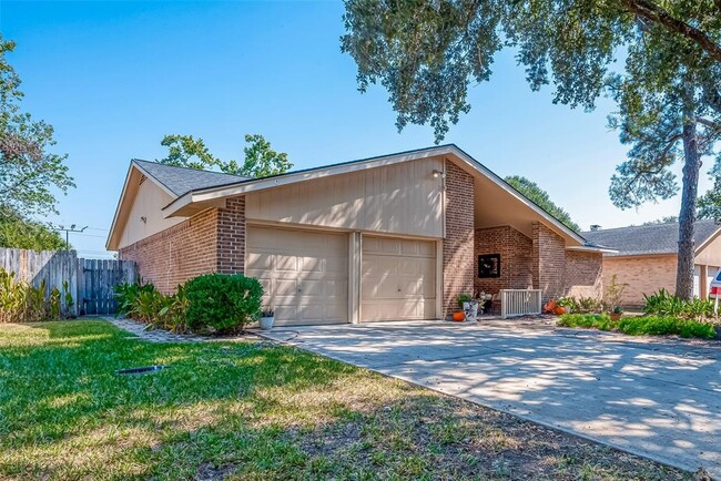 Building Photo - 615 Park Grove Dr