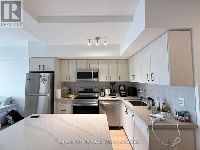 Photo du bâtiment - 708 Sheppard Ave E