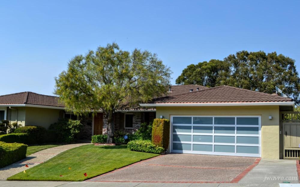 Primary Photo - 330 Loyola Dr