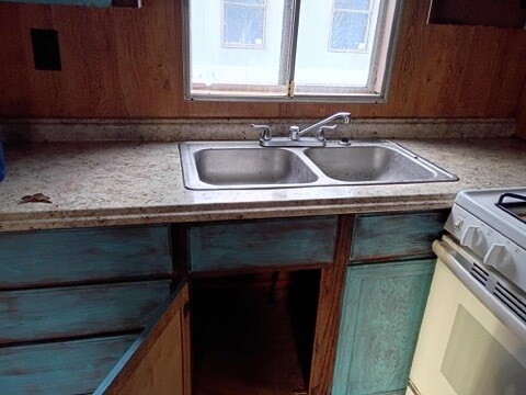 Building Photo - 704 N Linn St