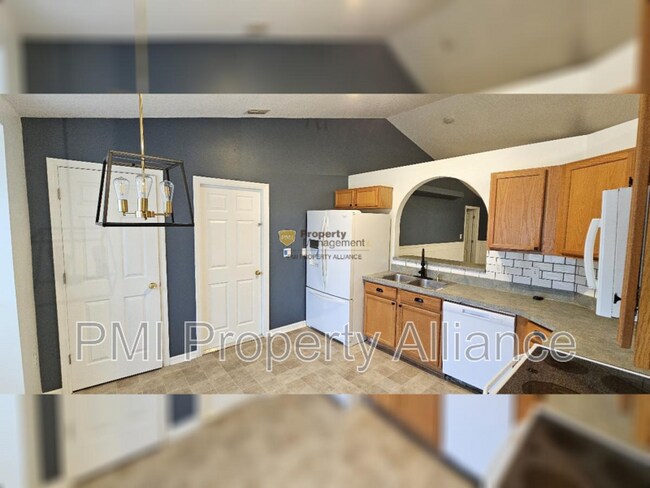 Foto del edificio - 16044 Worthington Blvd