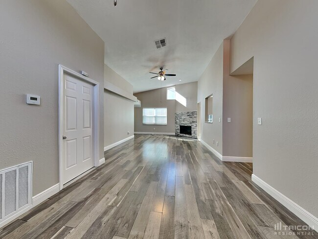 Foto del edificio - 4651 W Eastwind Drive Plant City FL