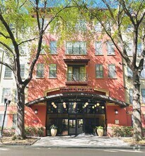 Building Photo - 911 N Orange Ave