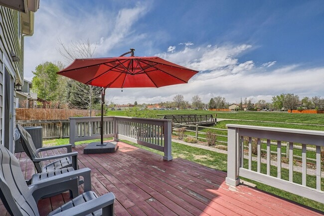 Building Photo - Wonderful 3 BDR Home Backs to Park