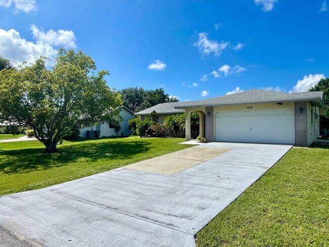 Building Photo - Charming 3-Bedroom Home for Rent in Prime ...