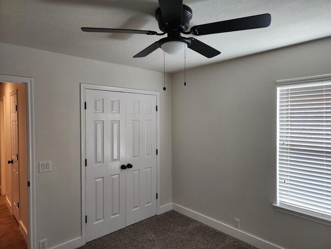 Foto del edificio - 4519 Woodspring Glen Ln
