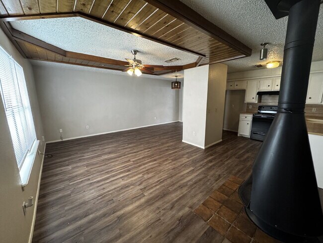 Foto del edificio - Beautiful One Bedroom Quadruplex on Cul-de...