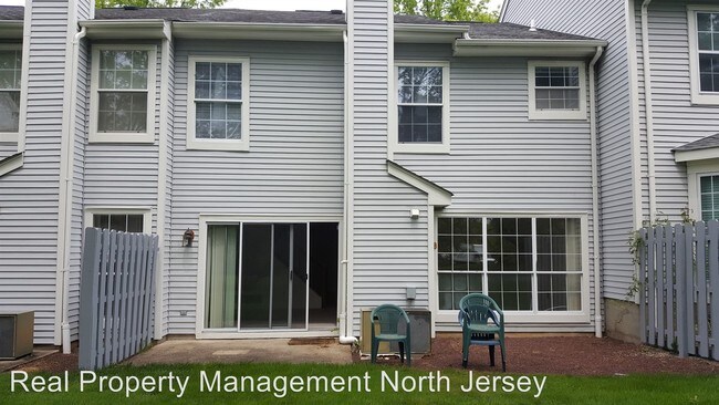 Building Photo - 3 br, 2.5 bath House - 10 Colebrook Ct.