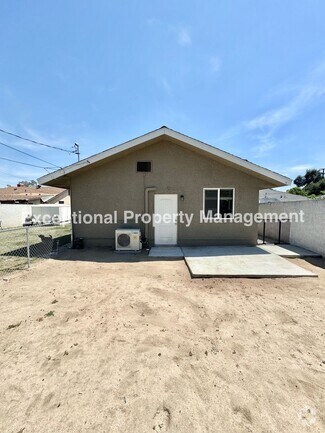 Building Photo - 246 E 27th St