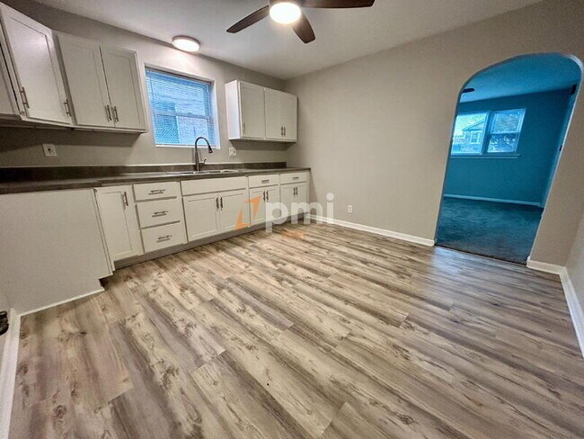 Building Photo - 4034 Euclid Ave