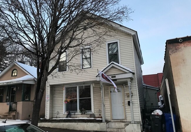 Building Photo - 527 Tedesco St