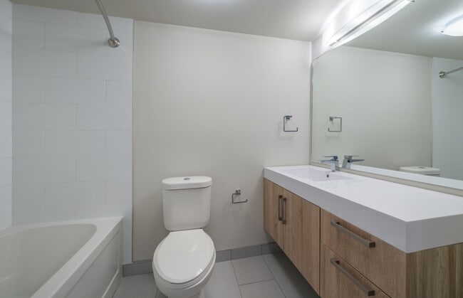 Building Photo - 5633-5633 Fenwick St