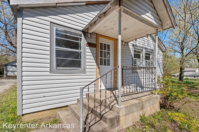 Foto del edificio - 3 br, 1 bath House - 1919 Ashwood Ave