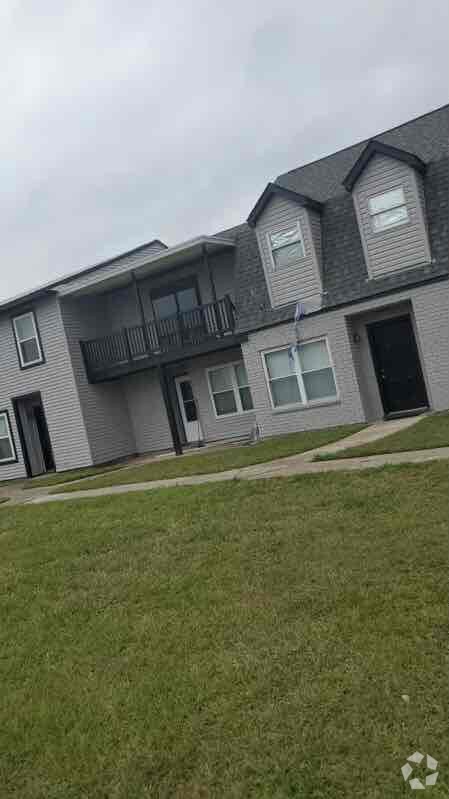 Building Photo - 40468 W Hernandez Ave