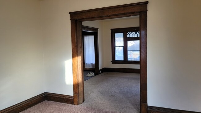 Building Photo - 333 S McKinley Ave