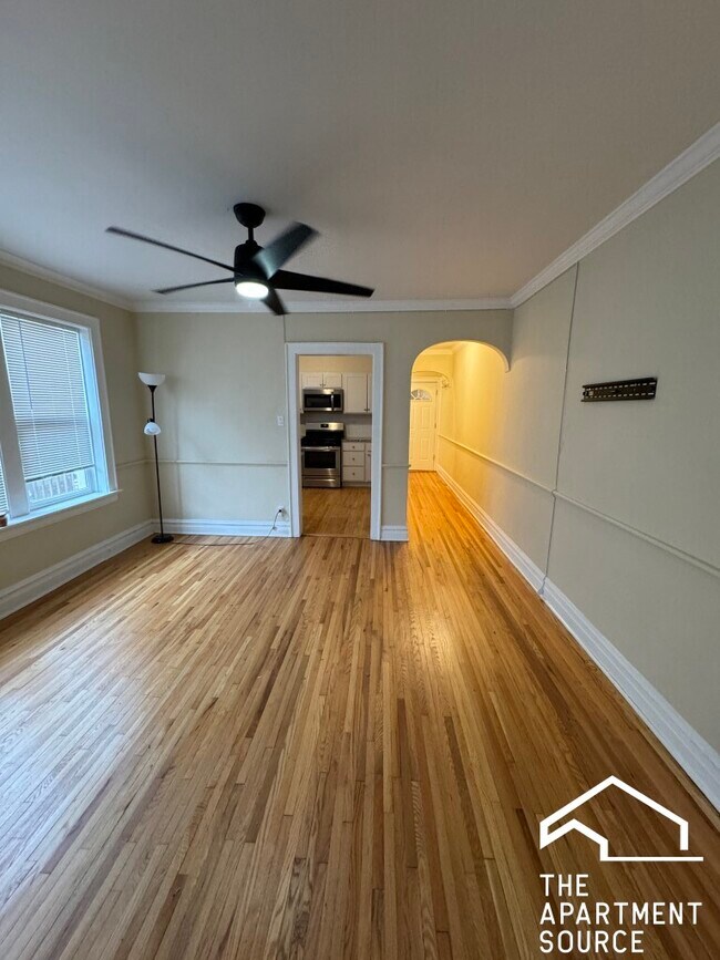 Foto del edificio - 2221 W Arthur Ave