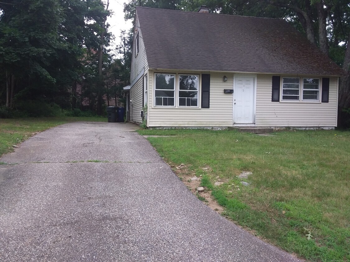 Primary Photo - 34 Ridgewood Rd