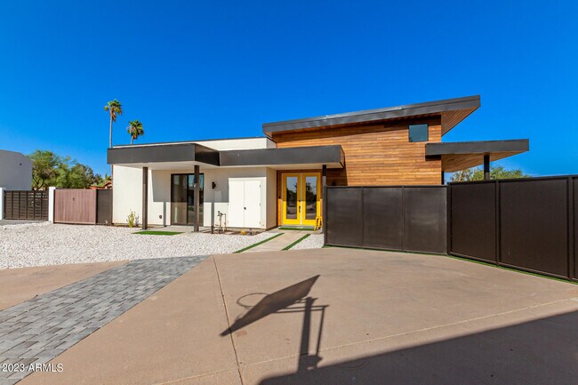 Foto del edificio - 8325 E Wethersfield Rd