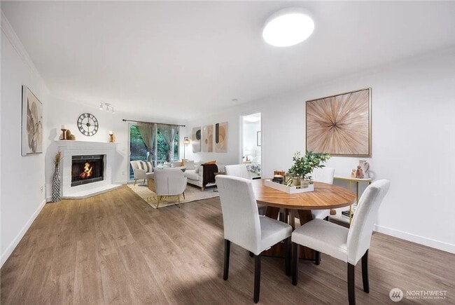 Building Photo - 2Bd/1.75Ba Kirkland Condo