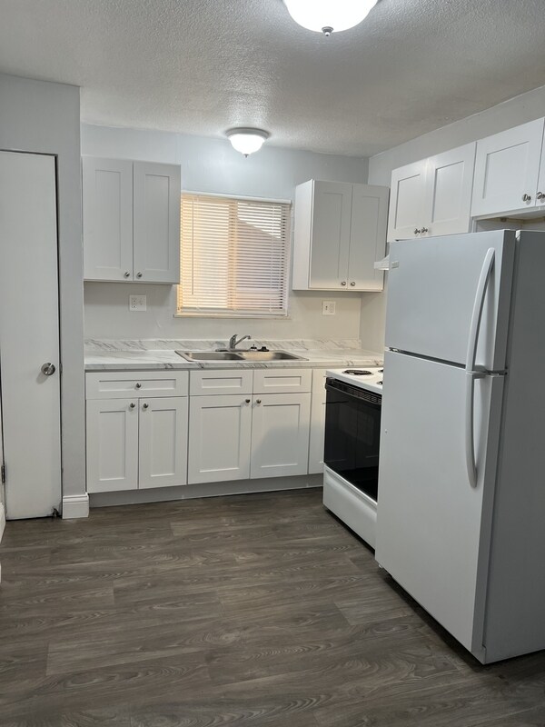 Foto del edificio - 5798 Howe Rd