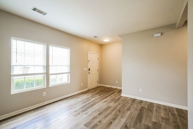 Foto del edificio - 5320 Ryan Allen Cir