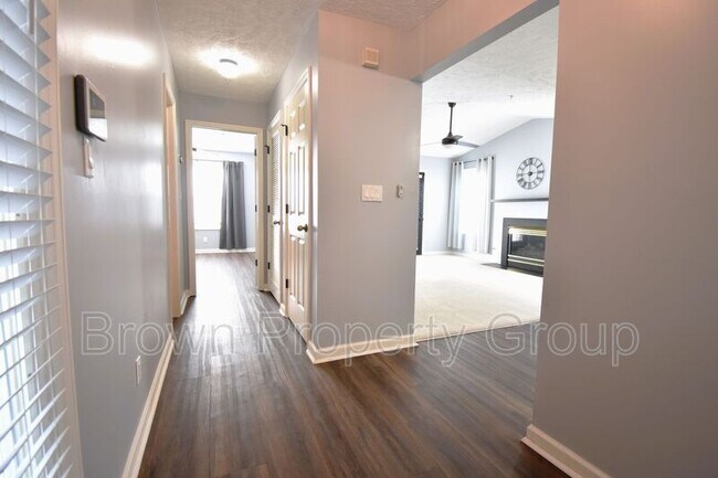 Foto del edificio - 295 Warton Ln