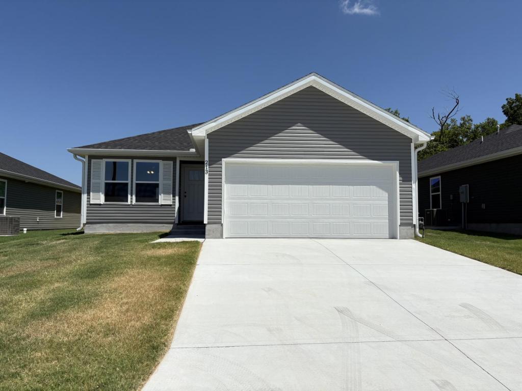 Primary Photo - 213 Eagle Edge Dr