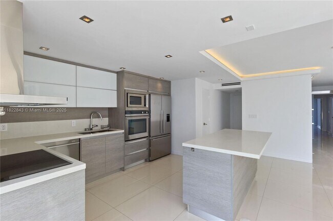 Foto del edificio - 881 Ocean Dr